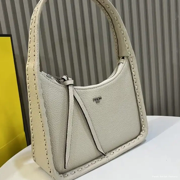 Vintage HOT Cuoio Fendi Beige Fendessence Romano Mini Bag In Leather 0703